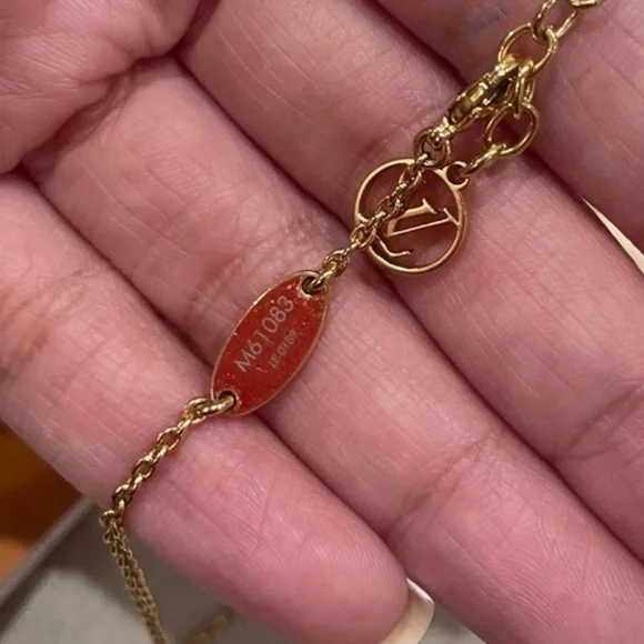 Authentic Gold Plated Louis Vuitton V Necklace - Picture 3 of 7